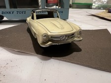 Dinky toys 533 coupé Mercedes Benz 300 SE en boite collector état qualité