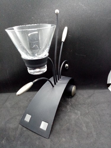 Adorno de soporte de velas de metal negro y plateado. - Imagen 2 de 4