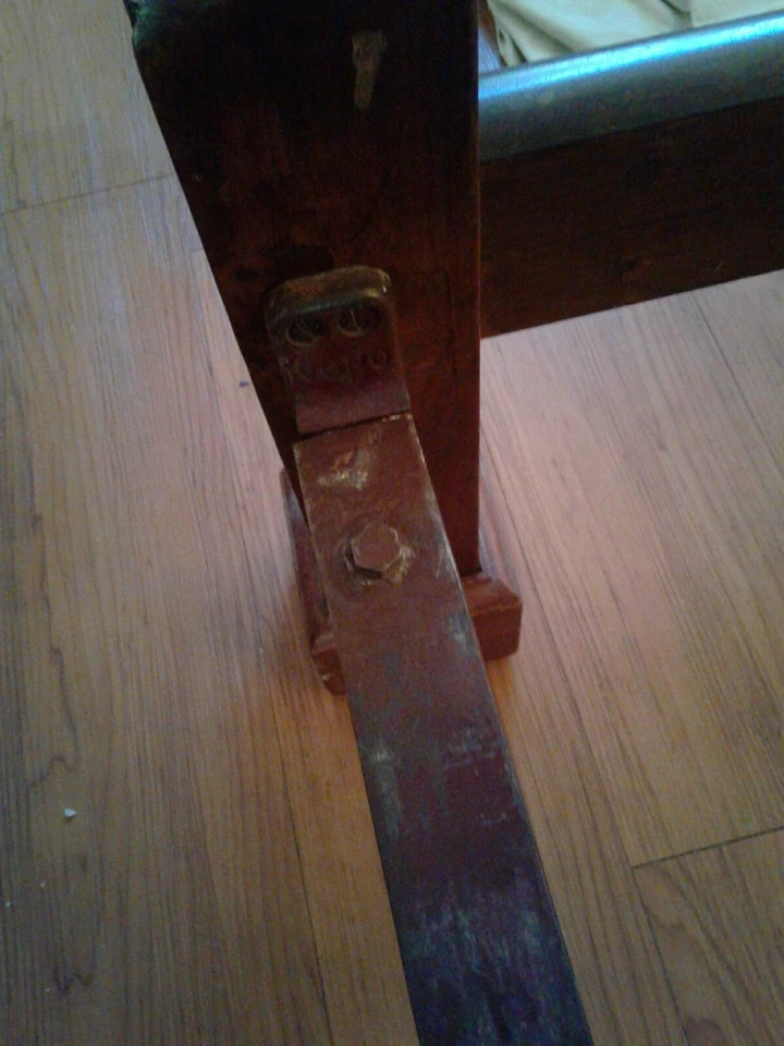 Elegant Antique 4-post bed, dark wood, English, late 1800's  - Image 4 of 4