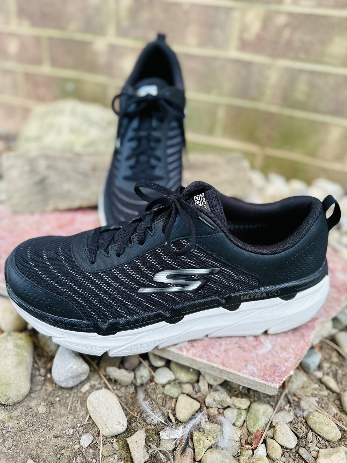 Skechers Max Cushioning Premier Paragon Running Shoes… Gem