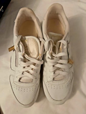 Ladies Vintage Reebok Classics White W/Gold Tag  Green Lettering Size 8 1/2