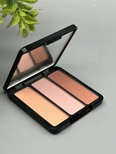 Eve Pearl Blush Trio SWEET CHEEKS 0.32 oz  New Without Box