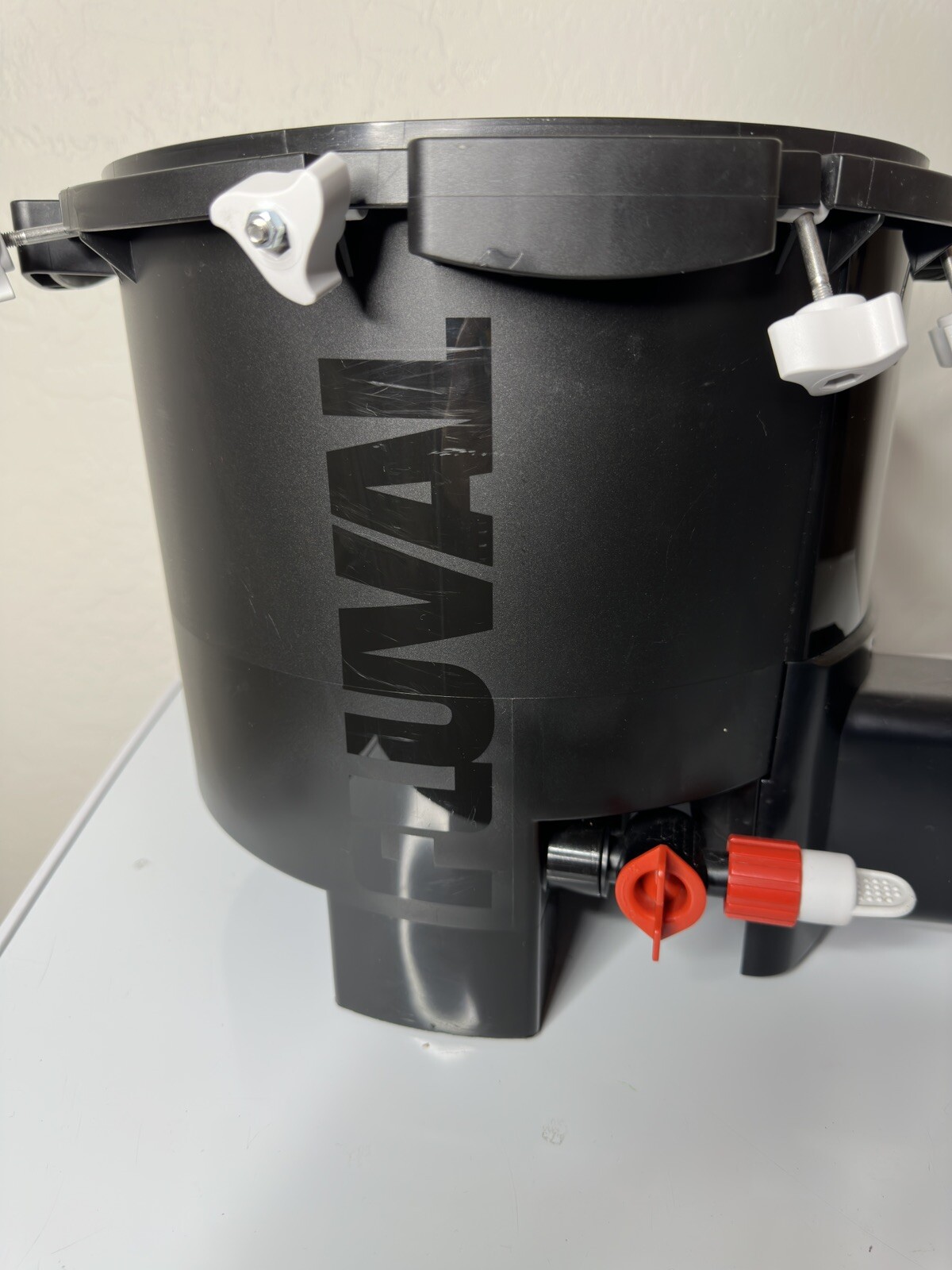 Fluval Canister Filter Fx4 2650L High Performance Gently Used Fish Tank