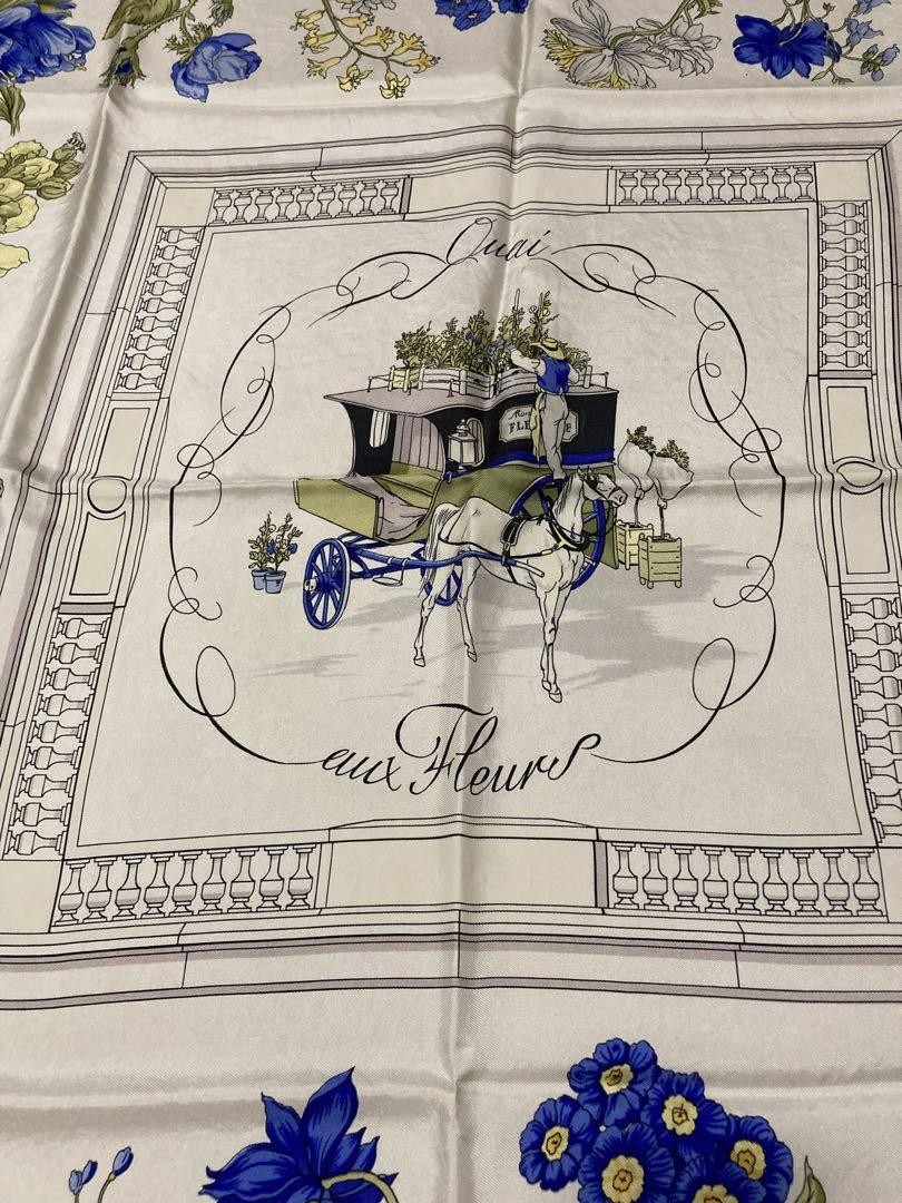 HERMES シルクスカーフ 花柄　Quai aux Fleurs Hermes Silk Scarf 90cm Quai aux fleurs Blue Floral Design