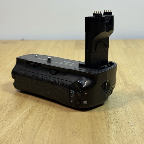 Genuine Canon BG-E6 Battery Grip for EOS 5D Mark II + 1 Aftermarket Battery - Picture 5 of 12