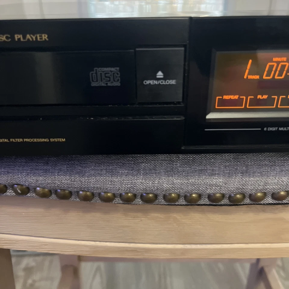 JVC XL-V220BK CD Player - For Parts/Repair - Image 3 of 4