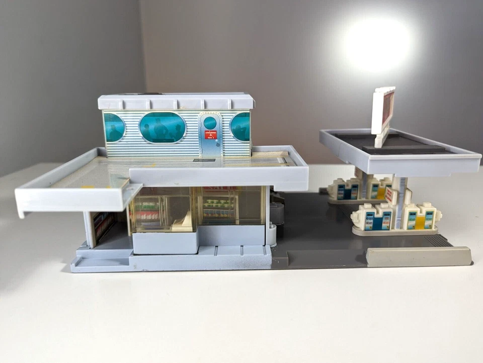 PARTS Micro Machines Playset Deep Sea Drive Thru, Rex's Truck Stop, Merkin Motor - Image 4 of 4