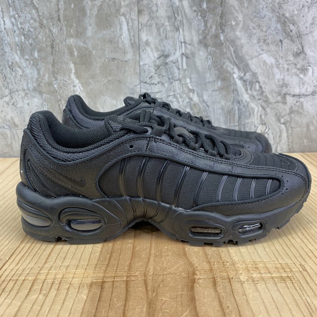 nike tailwind size 9