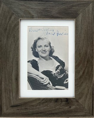 Gracie Fields, Famous British Actress, Framed 17x12cm Hand Signed Photo With COA