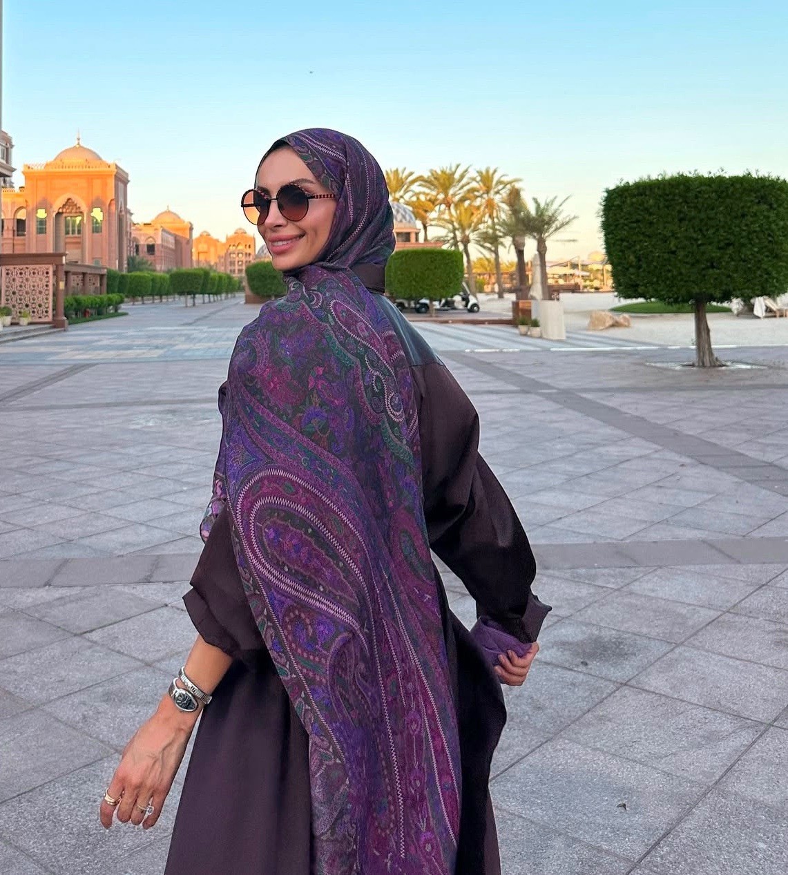 Elegant Wool Silk Scarf Shawl Lightweight Luxury Winter Accessory Nwt 190x70cm