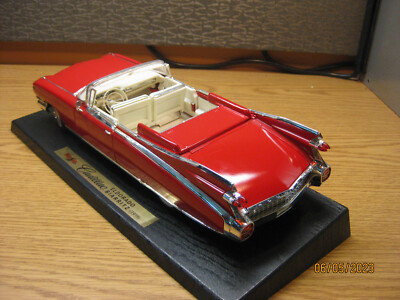 1/18 1959 CADILLAC ELDORADO BIARRITZ CONVERTIBLE IN RED BY MAISTO
