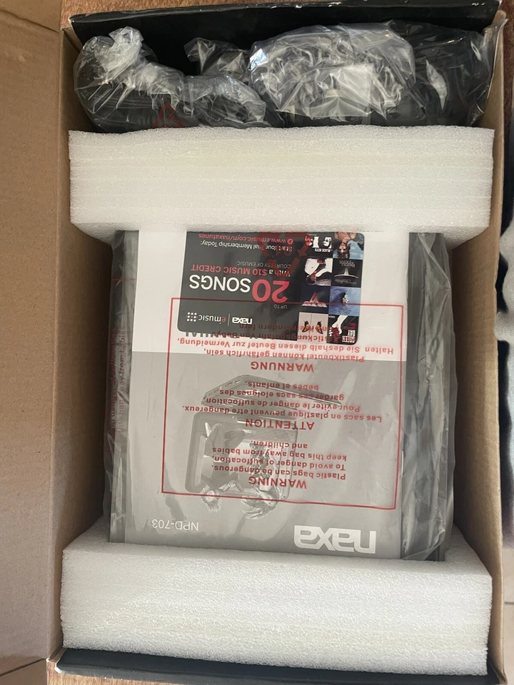 Reproductor de DVD portátil LCD de 7" con pantalla giratoria entradas USB/SD/MMC - NUEVO Foto 3 de 4