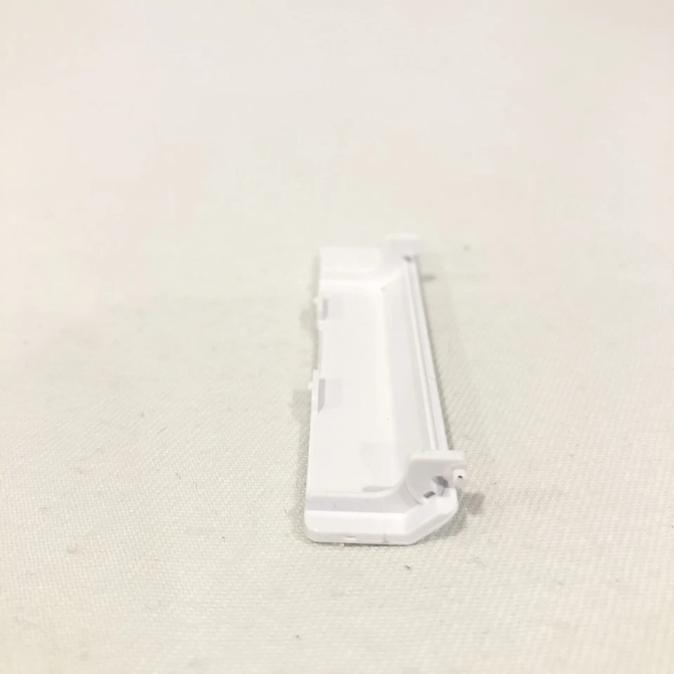 NINTENDO WII MEMORY SD CARD REPLACEMENT WHITE DOOR CONSOLE PORT GENUINE ORIGINAL - Image 2 of 3