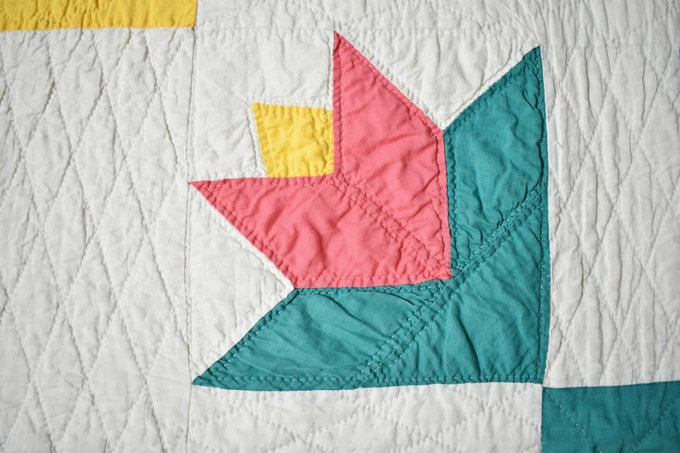 Large, Beautiful Vintage 30's "Modern Tulip" Antique Quilt ~CHEERY COLORS! - Image 4 of 4