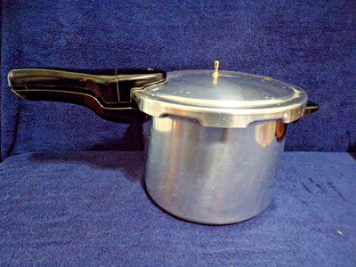 Presto 6 Quart Stainless Steel Pressure Cooker Model # 01264 409A w/Instructions