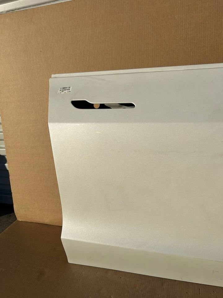 17-23 特斯拉 Model 3 右前乘客侧门外壳 1090612 带划痕 — 第 4/4 张图片