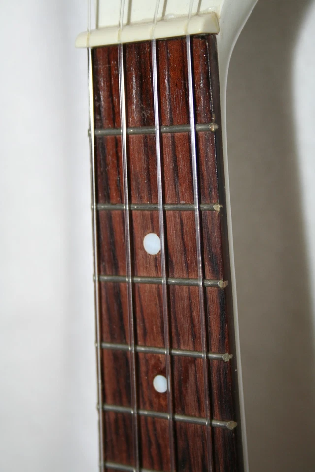 VINTAGE RARE FLYING V SOPRANO UKULELE MAHALO HEAVY METAL ROCK ACOUSTIC GUITAR - image 4 of 4