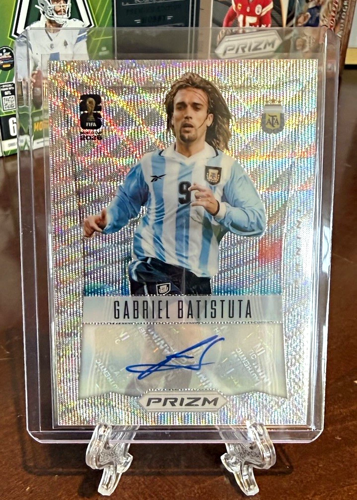 Gabriel Batistuta Soccer Autographed Sports Trading Cards