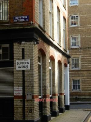 FOTO CAHILL STREET EC1 DUFFERIN AVENUE FÜHRT NACH LINKS. NOTE THE TWO DIF