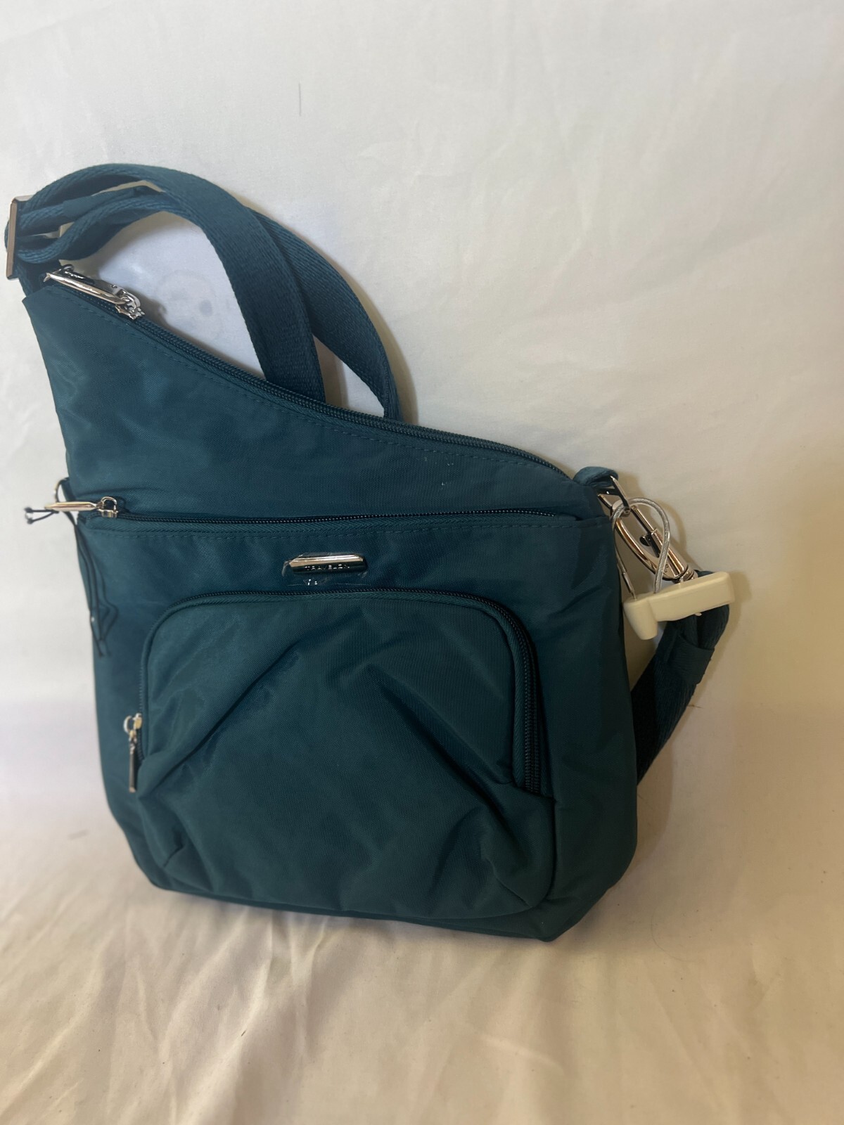 120 Travelon AntiTheft Essentials North/South Asymmetric Crossbody