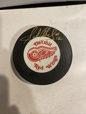 Sid Abel Autographed Detroit Red Wings Puck  JSA COA
