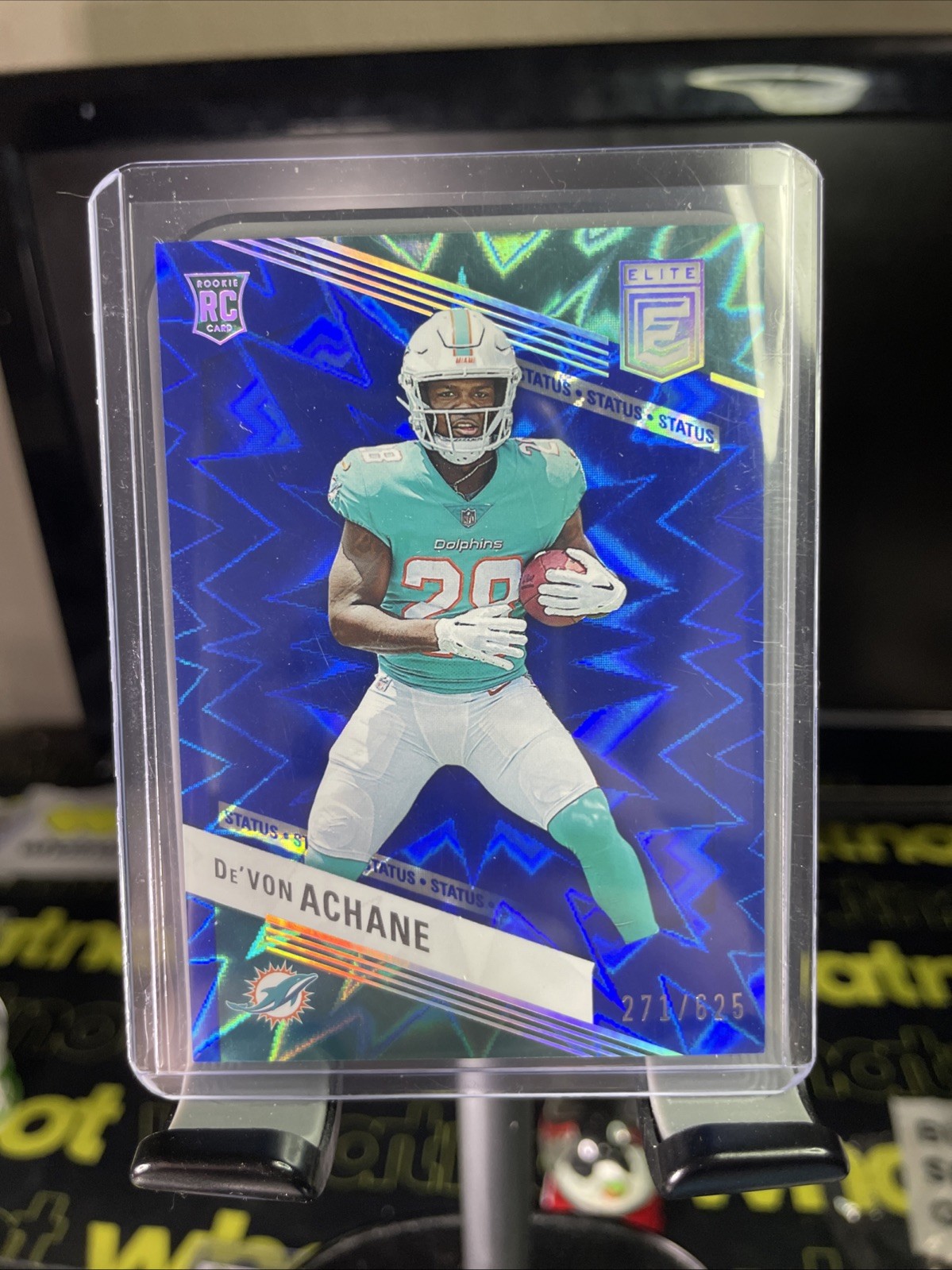 2023 Panini Donruss Elite -Rookies De'Von Achane #132 Status Explosion /625 (RC)