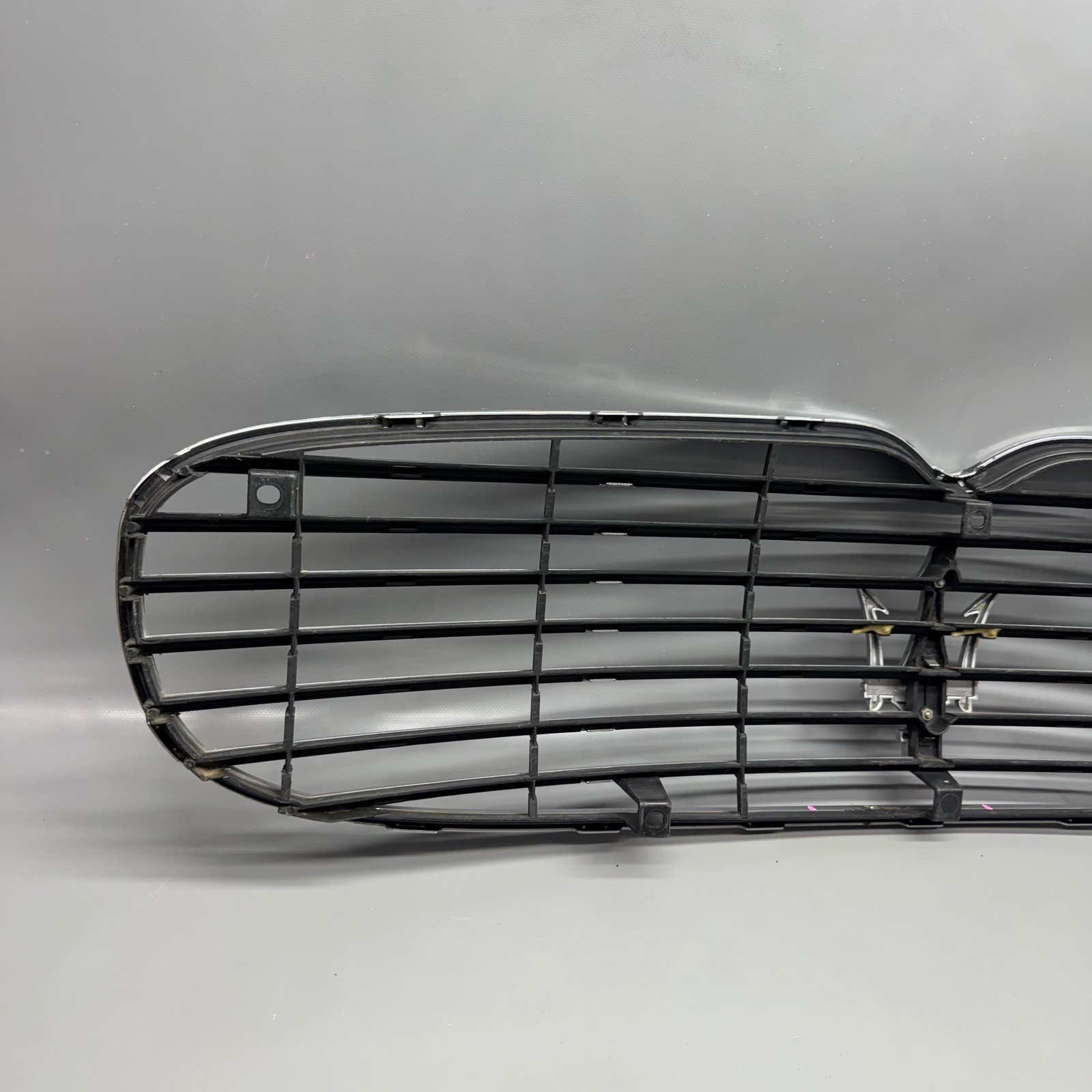 MASERATI QUATTROPORTE M139 GRILLE 2003 2004 2005 2006 2007 2008 OEM 67874400