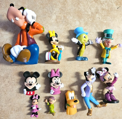 Lot of 11 Disney Action Heros Figurine Toys Mickey Minnie Pluto Goofy