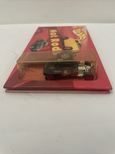 2002 Hot Wheels 63 Page Hot Rods Book With Handy Eagles Squadron 1 - Picture 3 of 7