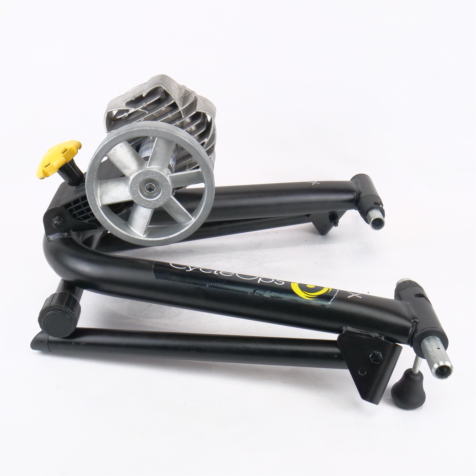CycleOps Fluid 2 Indoor Bike Trainer Wheel On Resistance 