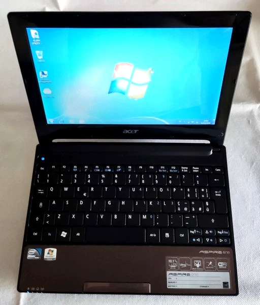 NETBOOK ACER ASPIRE ONE D255 WINDOWS 7 PROF. SSD 128GB 2GB RAM - Immagine 2 di 4