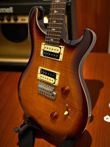 Paul Reed Smith PRS SE Custom 24 Sunburst Electric Guitar with Gig Bag