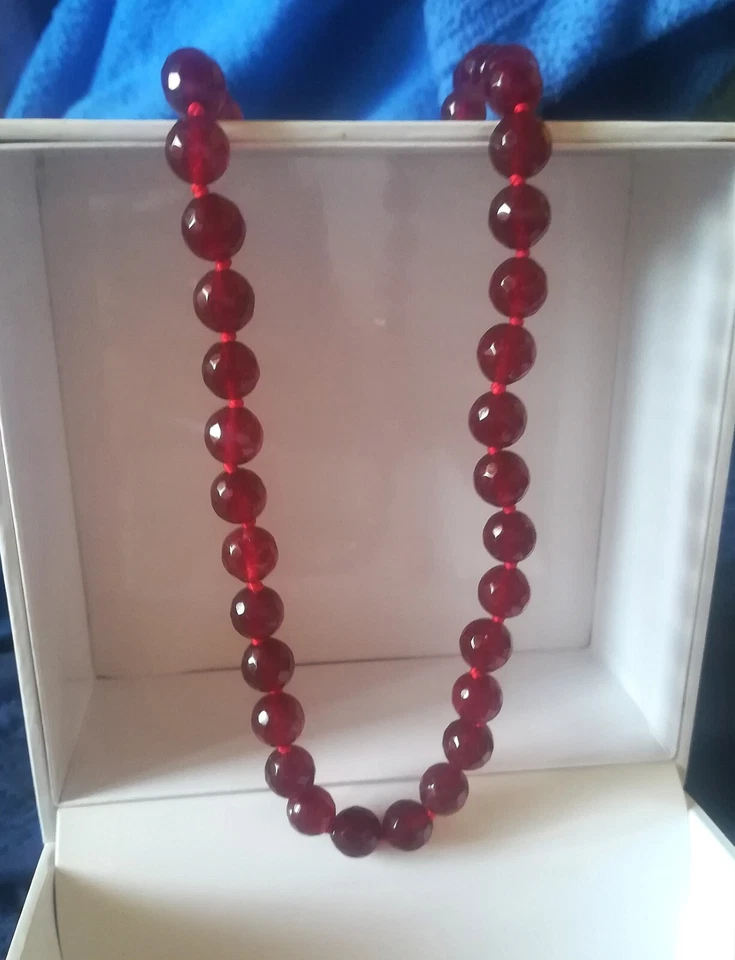 BELLISSIMA COLLANA RUBINI NATURALI SFACCETTATI E ARGENTO 925, ANNODATA A MANO - Immagine 3 di 4