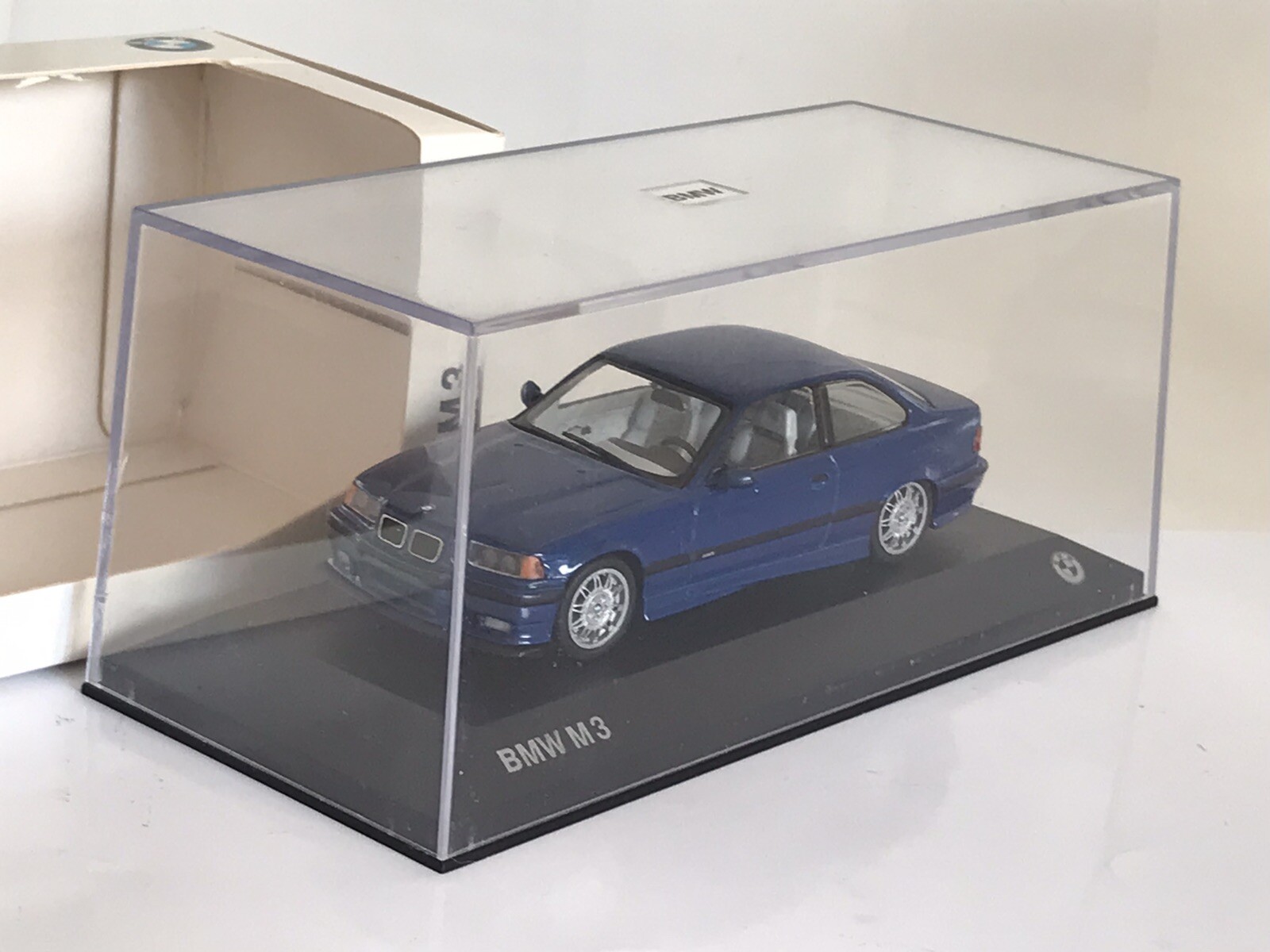 Minichamps 82229417344 BMW M3 E36 1992 - 2000 Blau metallic Blue 