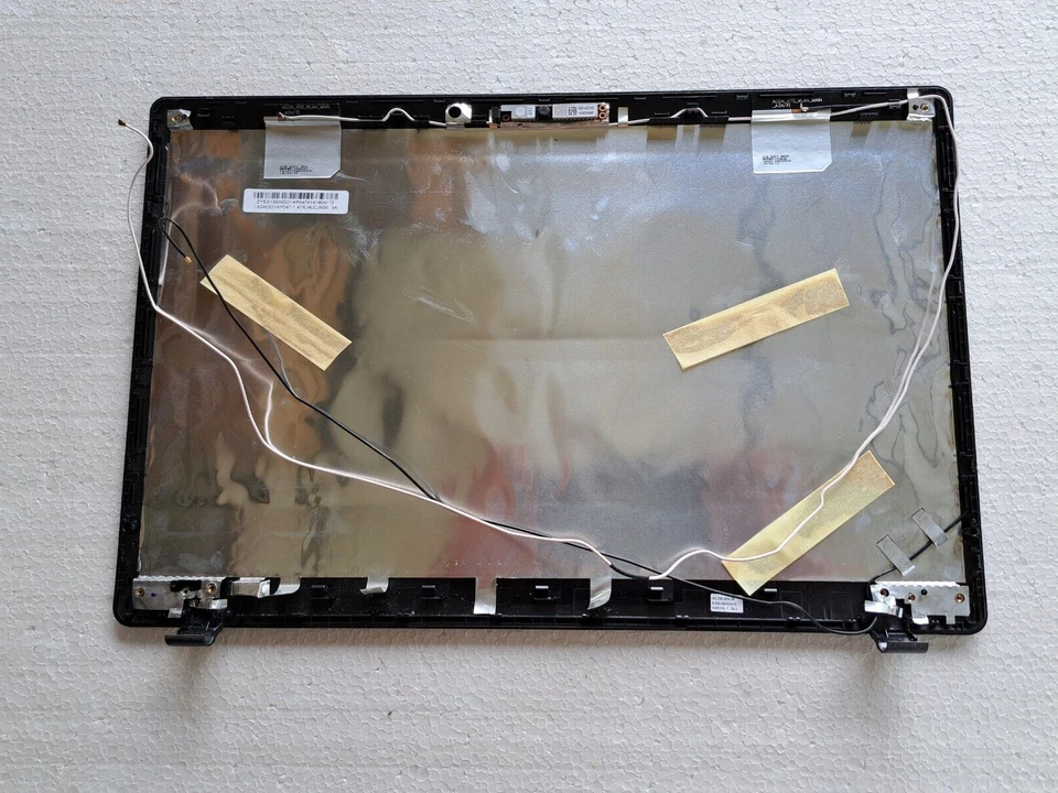 Asus F75A Displaydeckel - Bild 2 von 3