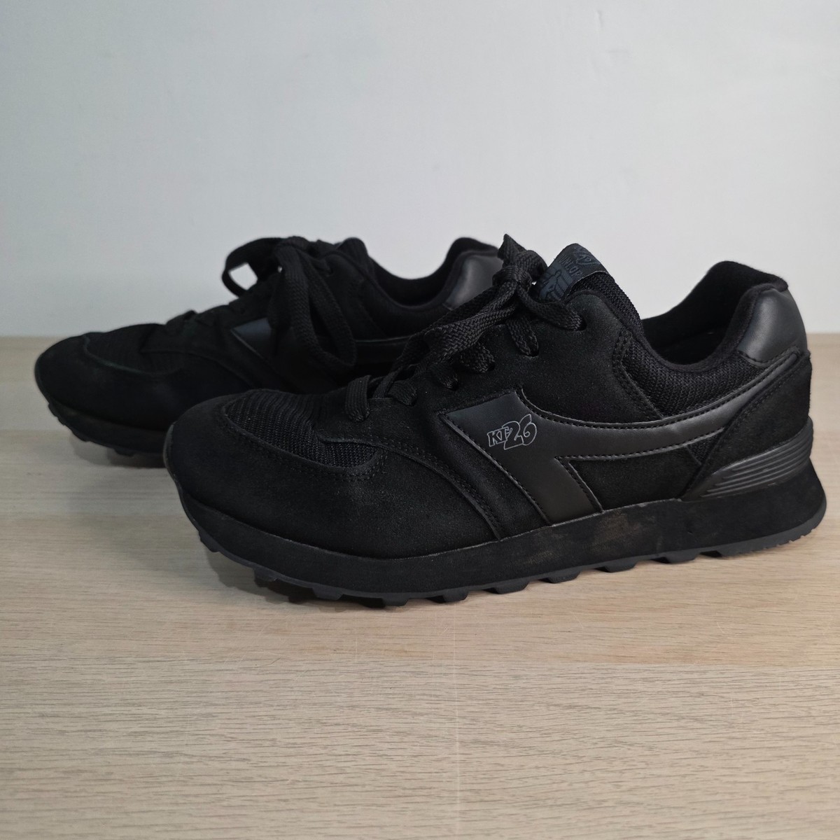 Dunlop KT26 Shoes Womens US 10 Red Gum Sole KT-26 Vintage Sneakers