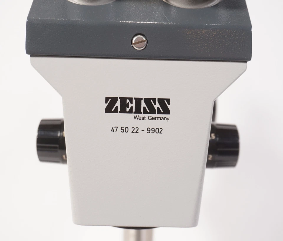 Vintage Carl Zeiss Stereo Microscope 47 50 22 - 9902 With 2X W10X/25 Eyepiece - Image 2 of 4