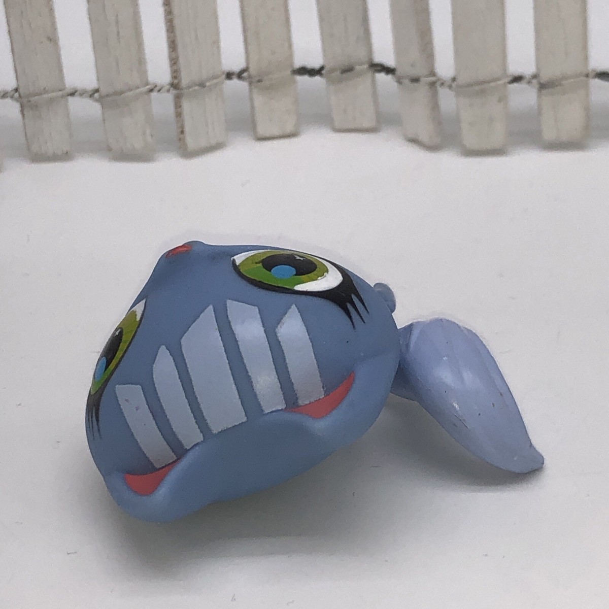 Littlest Pet Shop Authentic # 2894 Gray Blue Striped G4 Cat