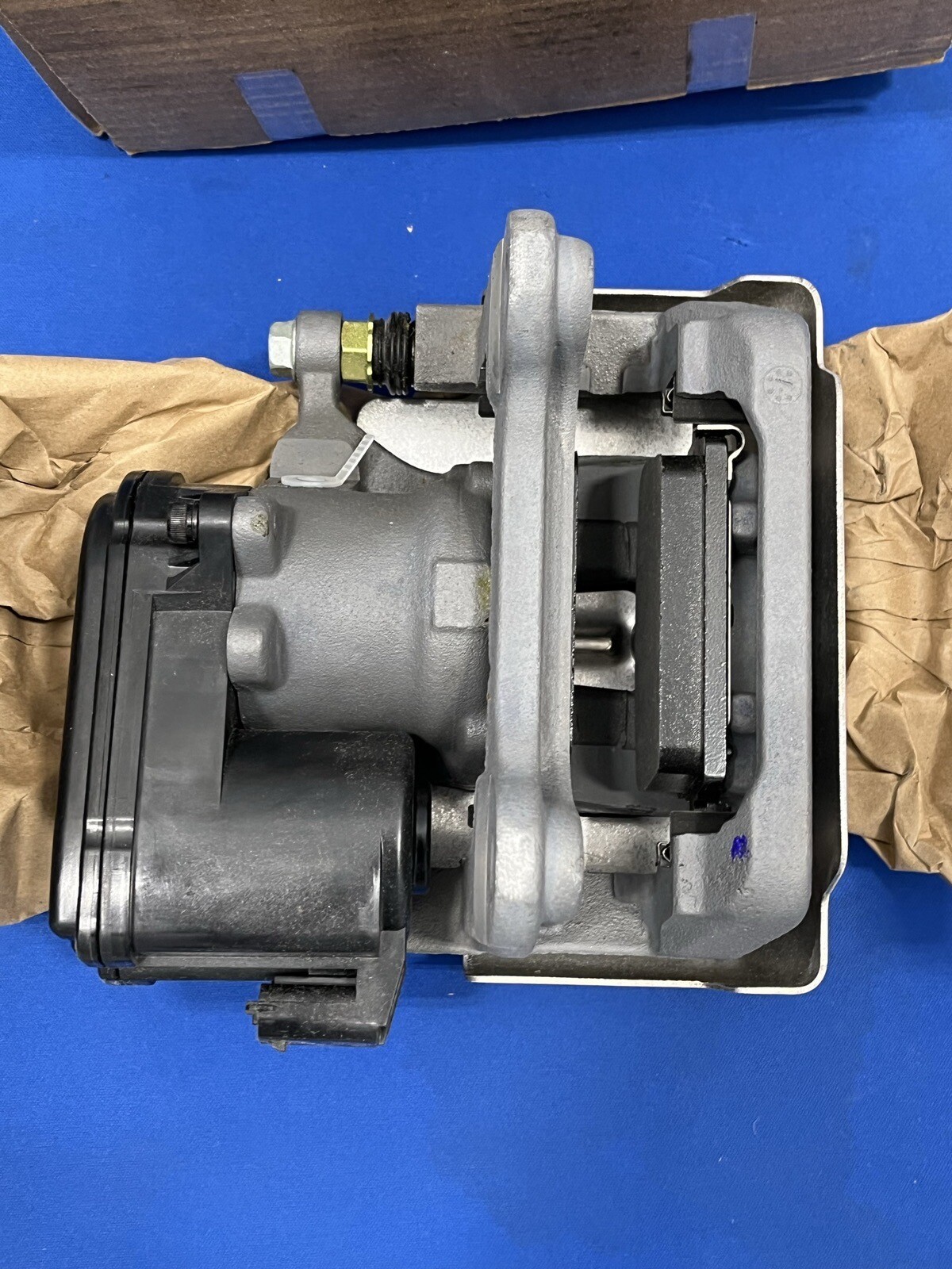 Genuine GM Passenger Side Rear Disc Brake Caliper 85140319 