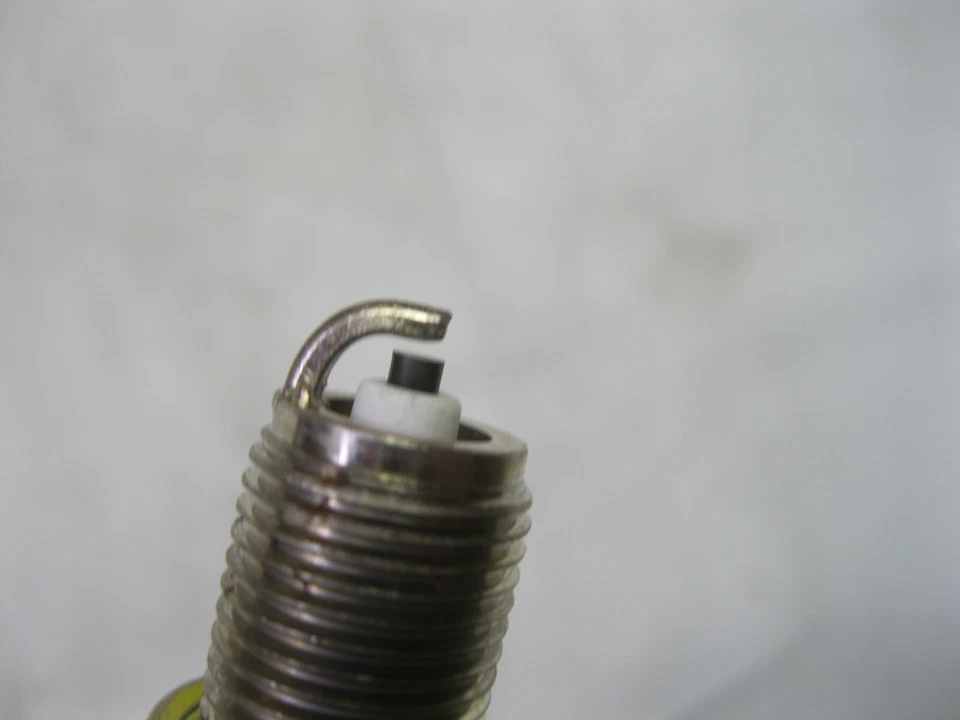 4 DENSO Spark Plugs 3137 Q16PR-U (4 pack) Foto 4 de 4