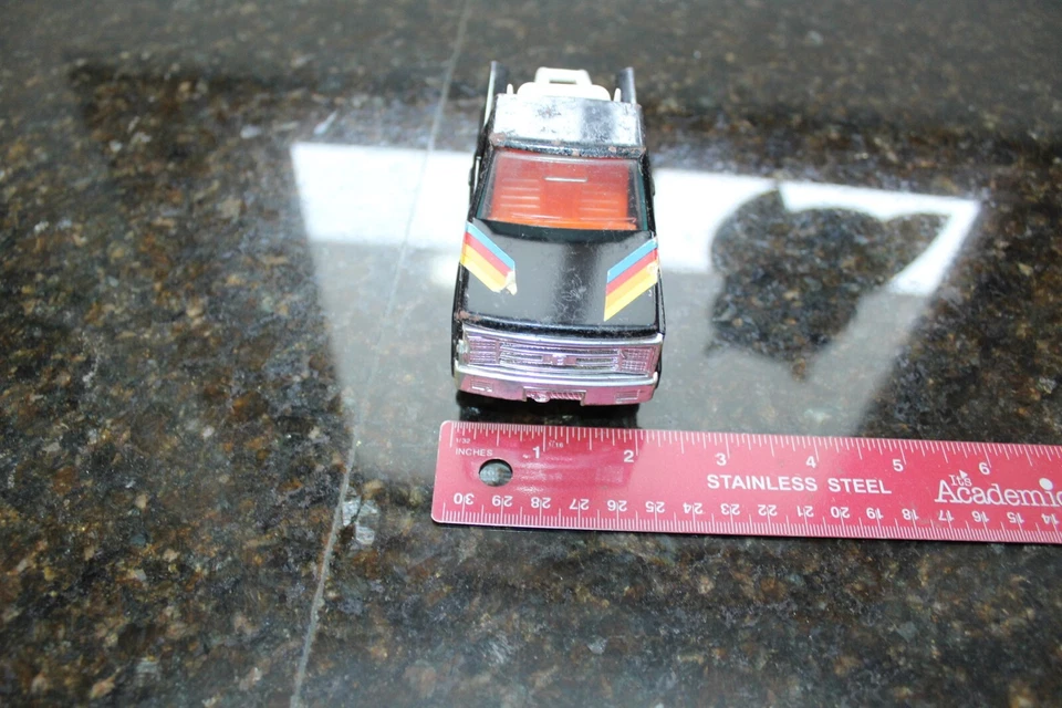 Camioneta pickup Chevy Buddy L Step Side de colección negra con varios colores Foto 2 de 2