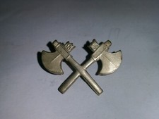 (785)Emblem gekreuzte Äxte Silber farbend 3 x 2,5 cm