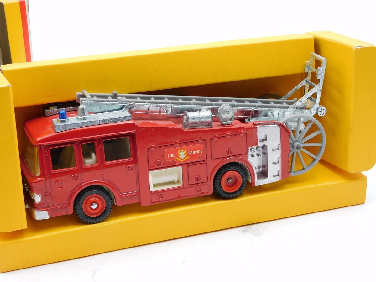 ミニカー ERF Fire Engine Water Tender s-l1200.jpg