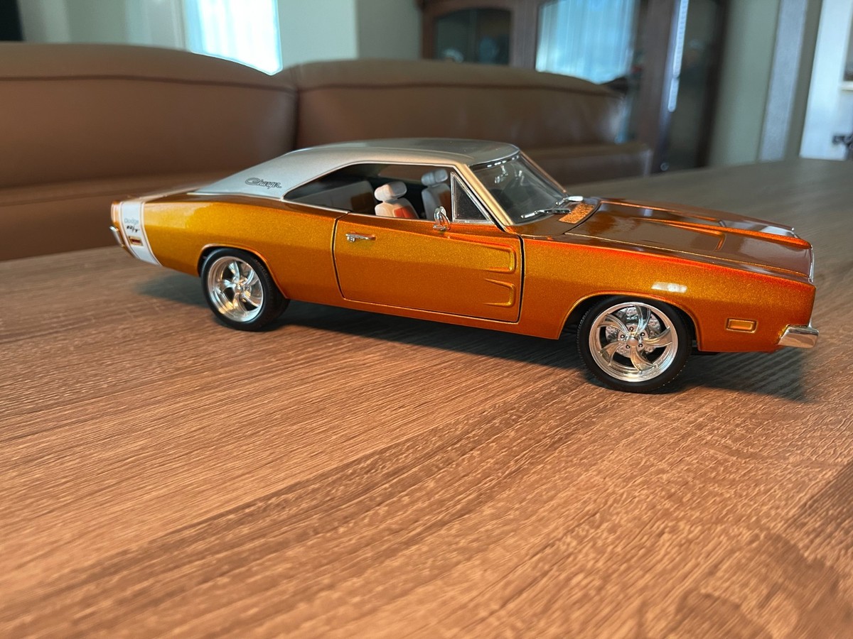Hot Wheels 1969 Dodge Charger R/T West Coast Customs WCC 1:18 2004