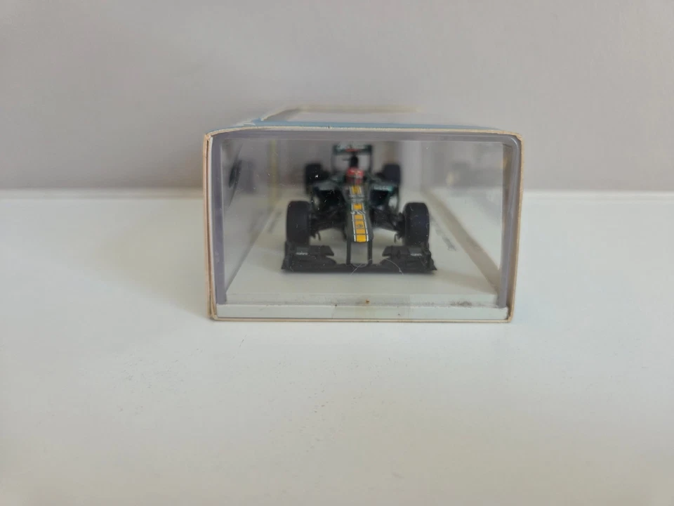 Spark 1/43 Caterham CT01 H. Kovalainen - Angry Birds, Malaysian Gp 2012 - S3036 - Immagine 2 di 4