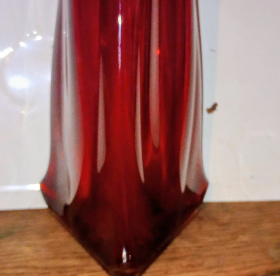 VTG Retro MCM 28" Tall Red Swung Vase 3 Foil Triangle 3 Finger Red Art Glass - Image 3 of 4