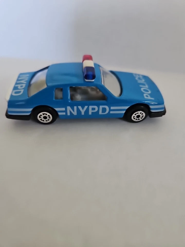 Литая модель автомобиля полиции Нью-Йорка Maisto Buick Lesabre светло-голубой - Изображение 4 из 4