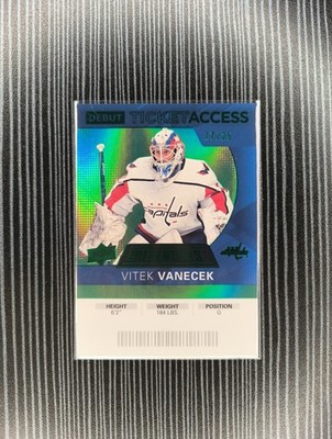 2021-22 Upper Deck Credentials Vitek Vanecek #92 Green 17/25 Washington Capitals