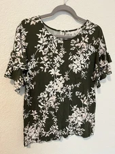 ANA A New Approach Pullover Shirt S Green White Floral Ruffle Short Sleeves