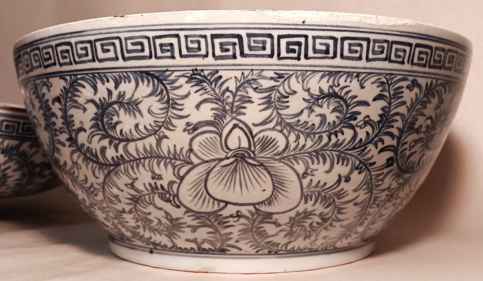 DOUBLE HAPPINESS vtg covered chinese porcelain blue white serving bowl pottery